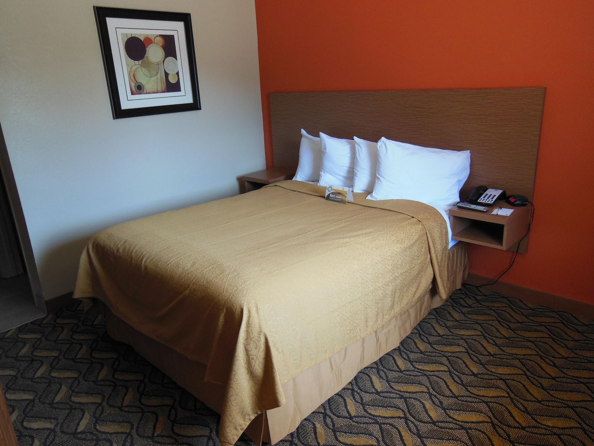 Days Inn & Suites By Wyndham Arlington Near Six Flags Buitenkant foto
