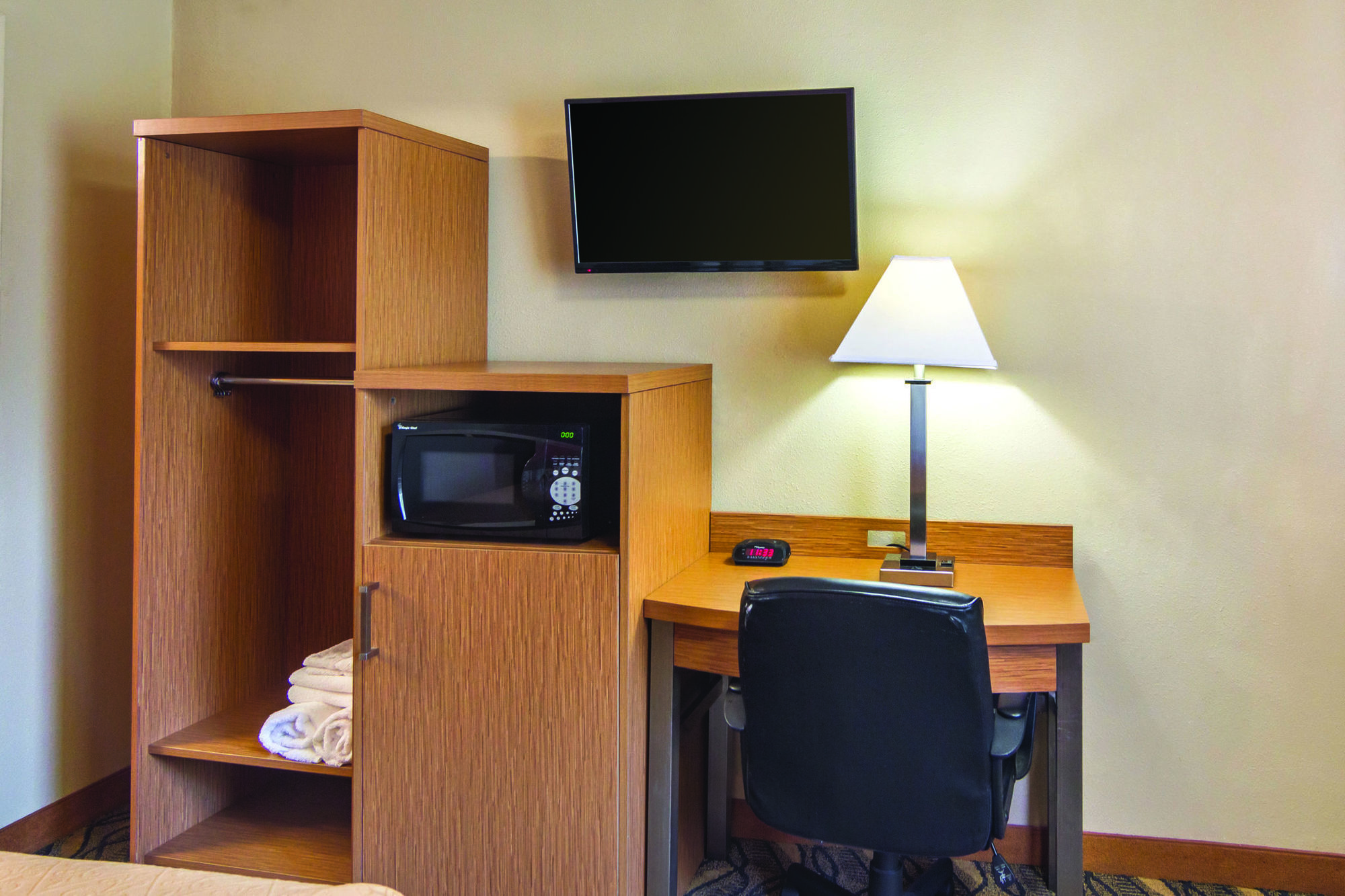 Days Inn & Suites By Wyndham Arlington Near Six Flags Kamer foto